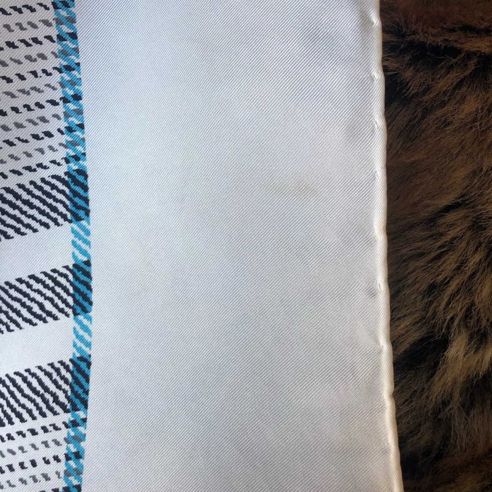 Authentic  Burberry Twill Silk Square Scarf - Picture 9 of 12